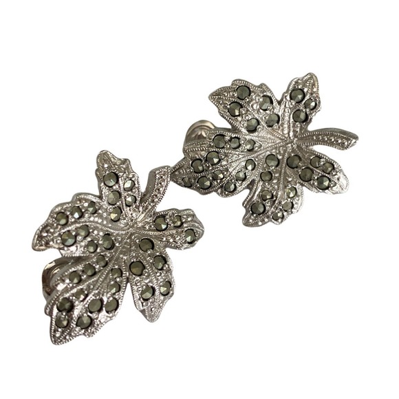 Vintage Signed KEYES Silver Tone Maple Leaf Marcasite clip on earrings - Picture 1 of 4